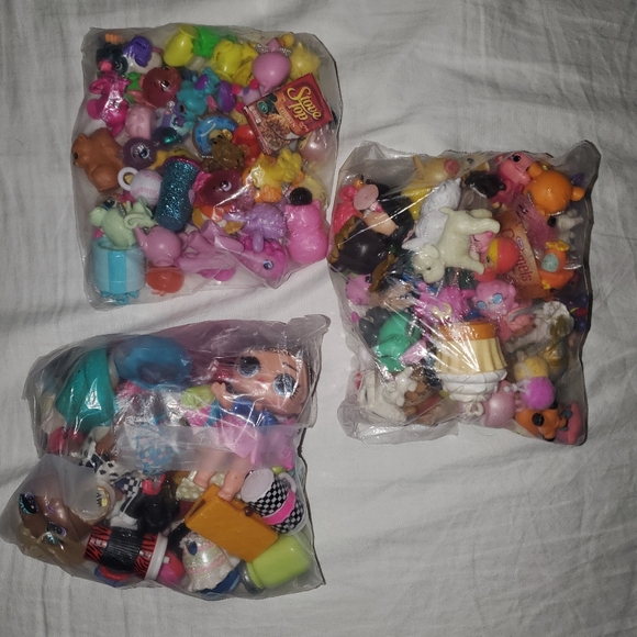 Huge Tiny Toy Lot - Hatchimals, Zuru Mini Brands, Squinkies, L.O.L. Tots + More! - Picture 1 of 8